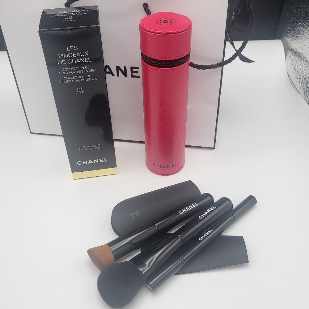 Chanel brush set Codes Couleur Diva color leather case